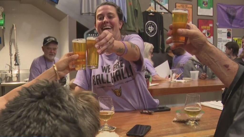 Valkyries fans pack Oakland bar to cheer on team as playoff series shifts to Atlanta — CBS Bay Area (KPIX), Moraga Dining news