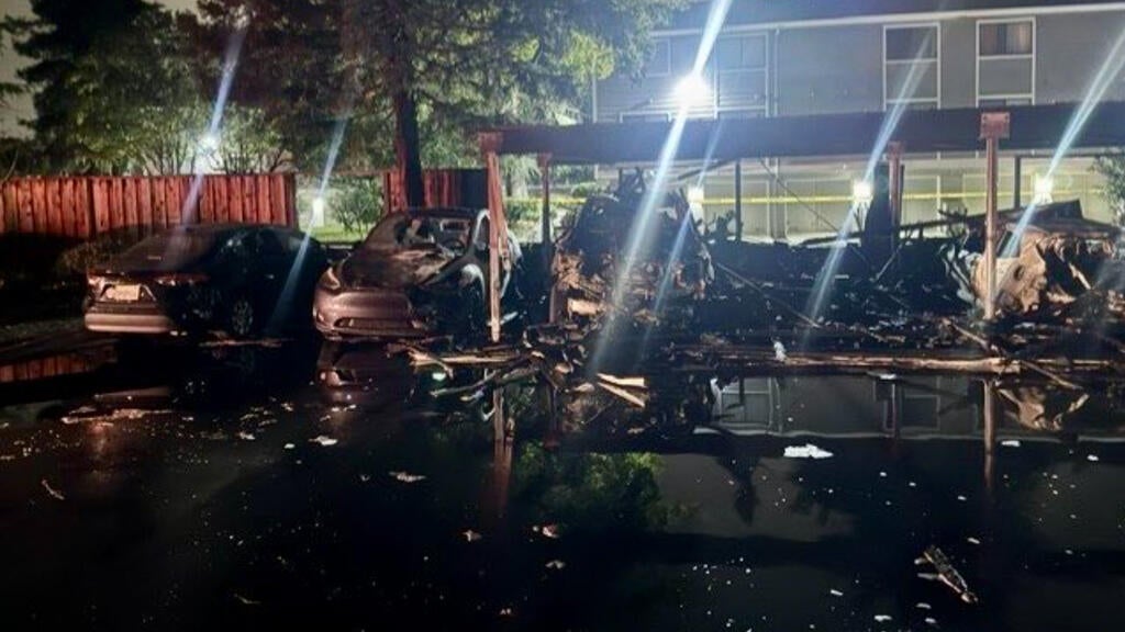 Overnight fire at San Jose housing complex damages more than 20 vehicles, carport — CBS Bay Area (KPIX), Moraga Community news