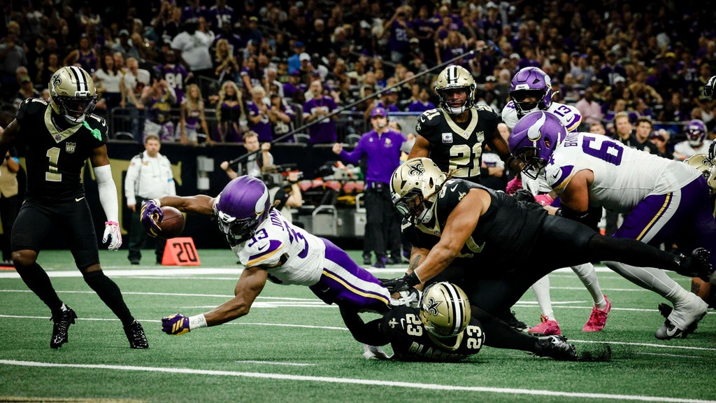 Jefferson, Jones, Murray all produce to help the unbeaten Vikings top Saints 23-13 — WCCO / CBS Minnesota, Moraga Sports news