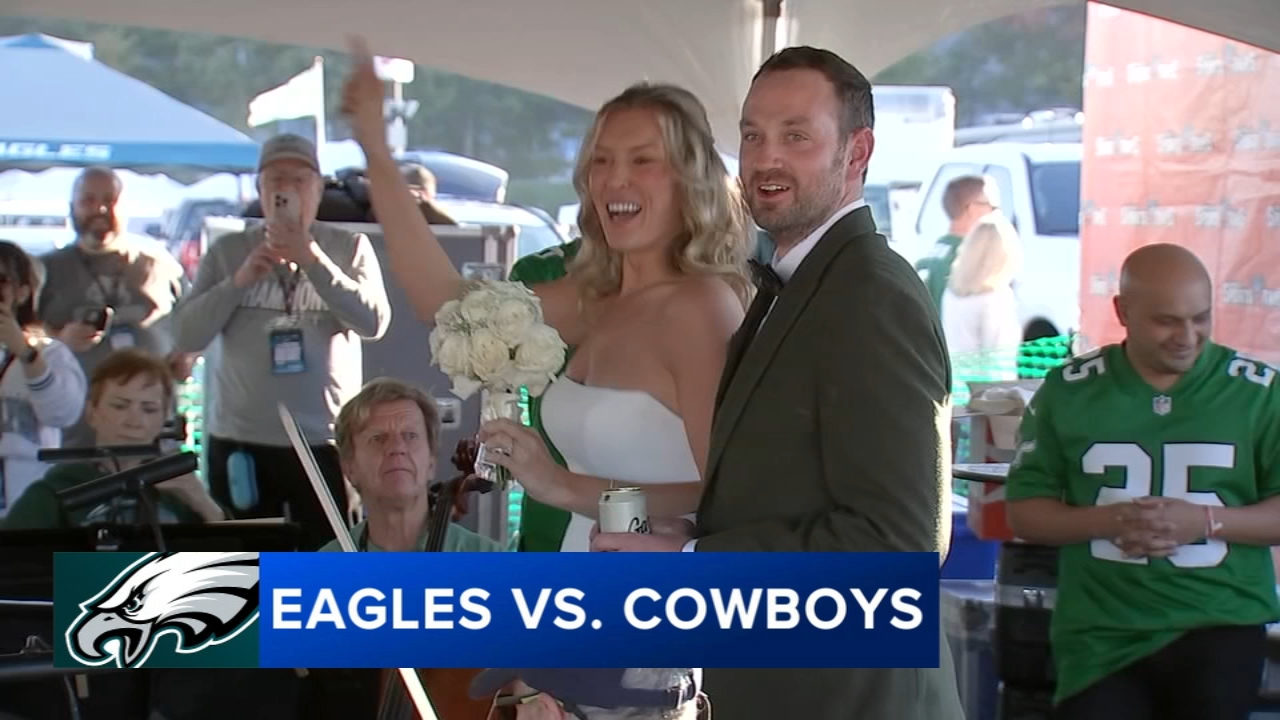 Chicago couple Lindsey Carl, Brandon Byrd get married at Philadelphia Eagles tailgate before MNF
— Moraga Community news