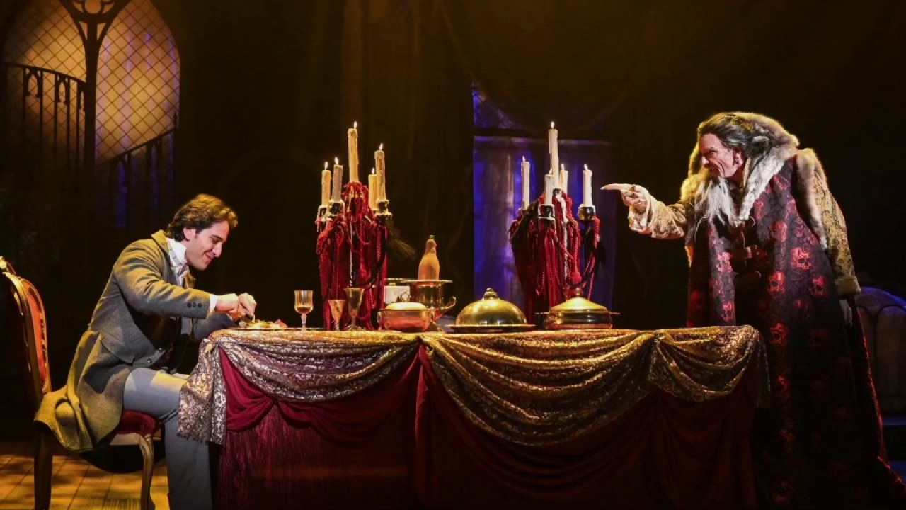 'Dracula' at TheatreWorks Silicon Valley — KTVU FOX 2 Bay Area, Moraga Arts news