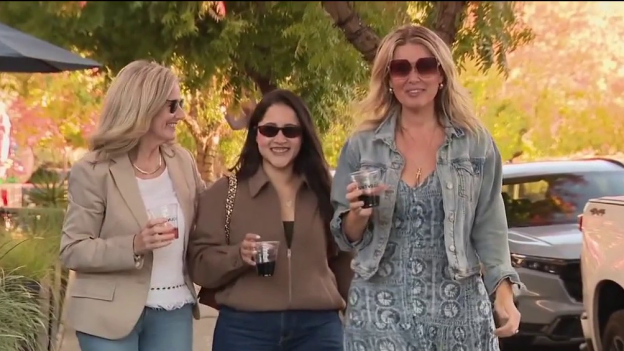 Yountville launches Napa Valley's first open-container entertainment zone — KTVU FOX 2 Bay Area, Moraga Community news