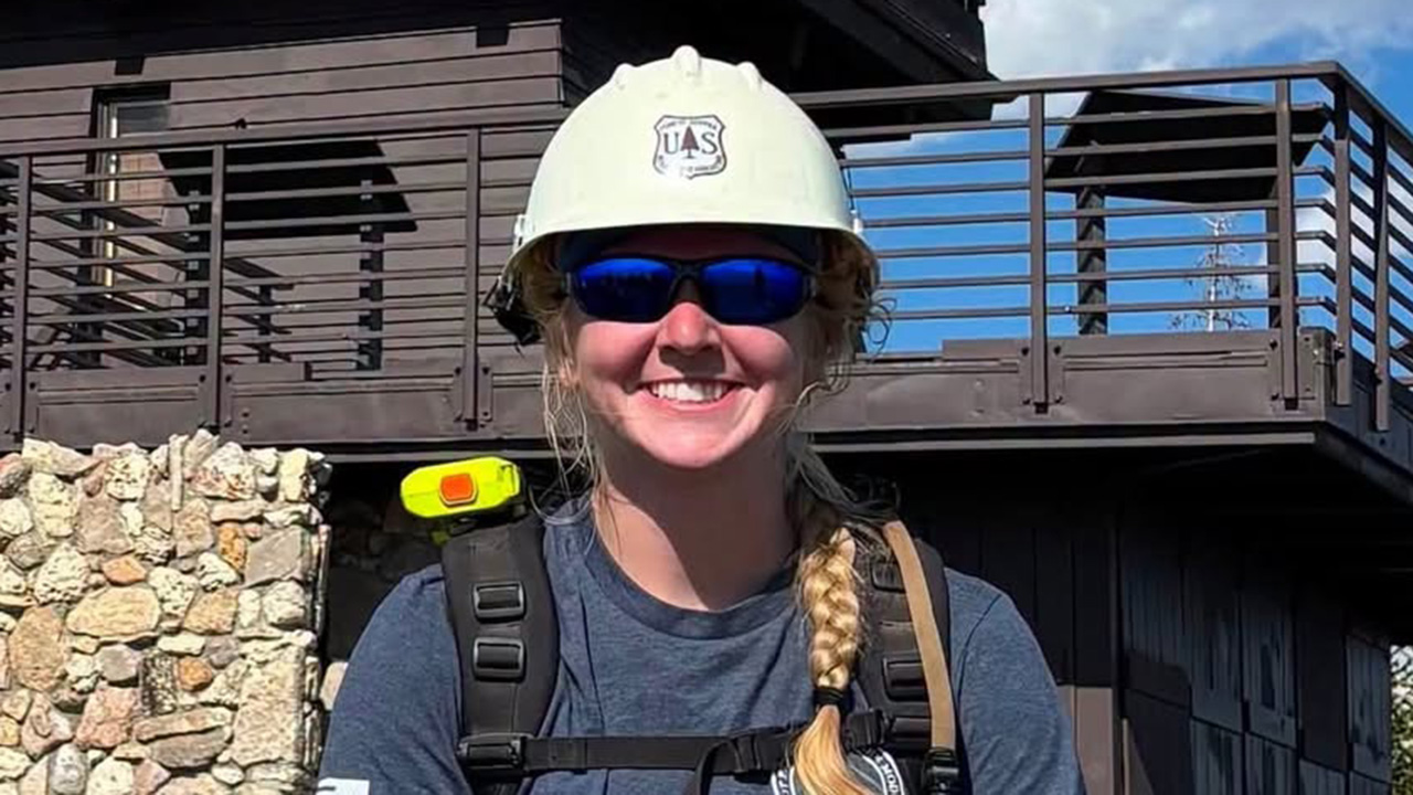Firefighter, 24, died after being struck by a tree battling La. wildfire — KTVU FOX 2 Bay Area, Moraga Community news
