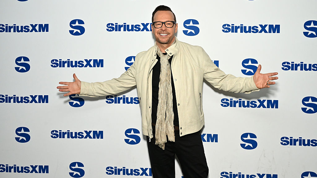 Donnie Wahlberg says he was aboard private jet that ran off Vegas runway: 'God covered us' — KTVU FOX 2 Bay Area, Moraga Community news